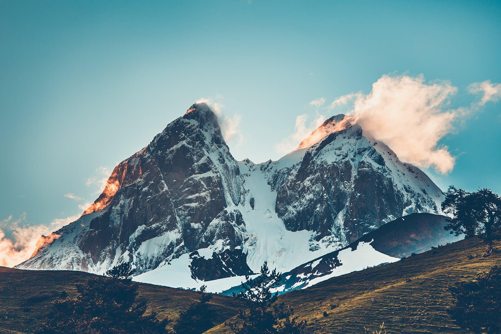 Summiting Success: What Mountain Climbing Teaches Us About Effective Facilitation